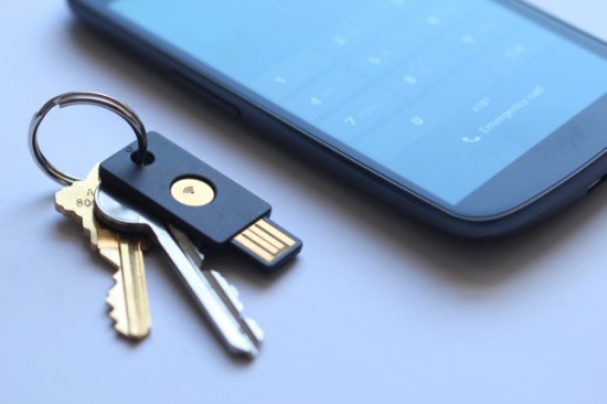 YubiKey-NEO-smartphone-token-password-google-645x430
