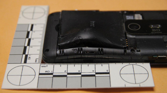 HTC EVO 3D zachranil zivot gulka