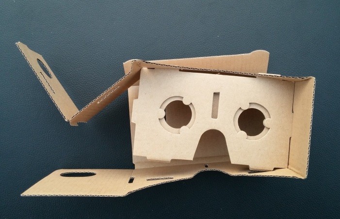 Kartónové okuliare s virtuálnou realitou c