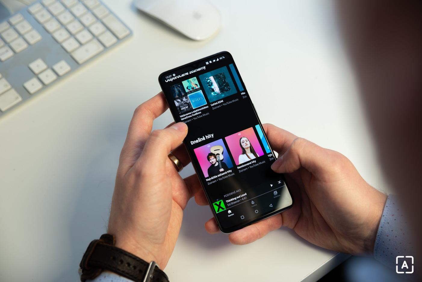 OnePlus 7T youtube music