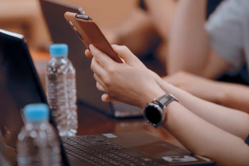 Samsung Galaxy Z Fold3 a Watch4 Classic odhalené vo videu