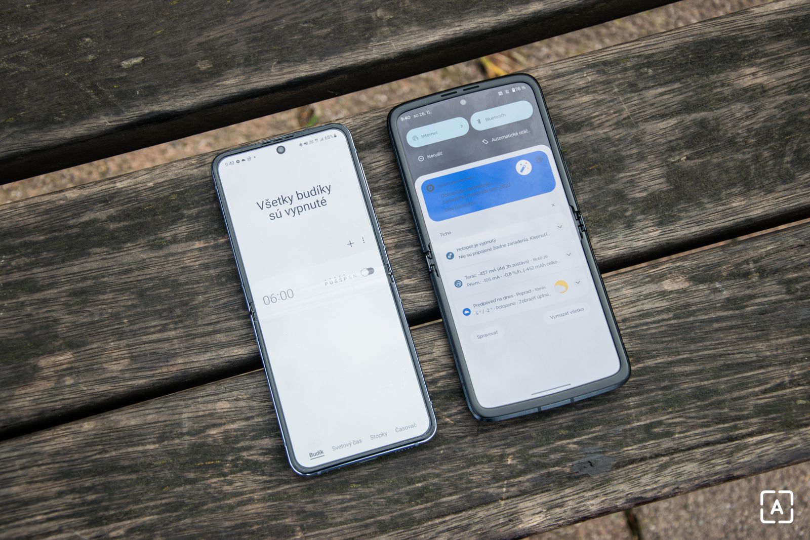 Samsung Galaxy Z Flip4 vs Motorola razr 2022