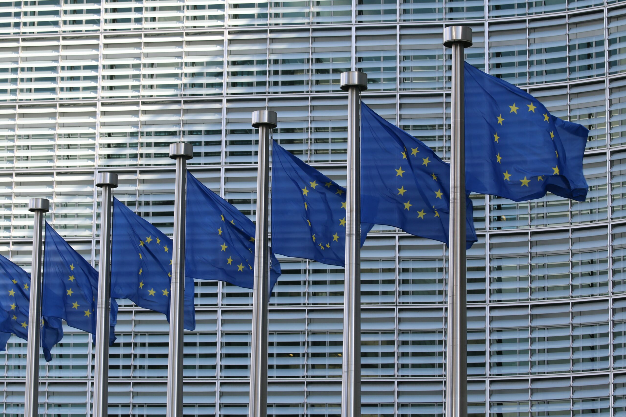 EÚ by chcela regulovať AI. Akým spôsobom a aké to má rizika?